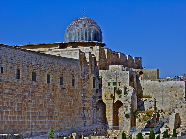 IMAGE: http://www4.picturepush.com/photo/a/11557337/640/11557337.jpg