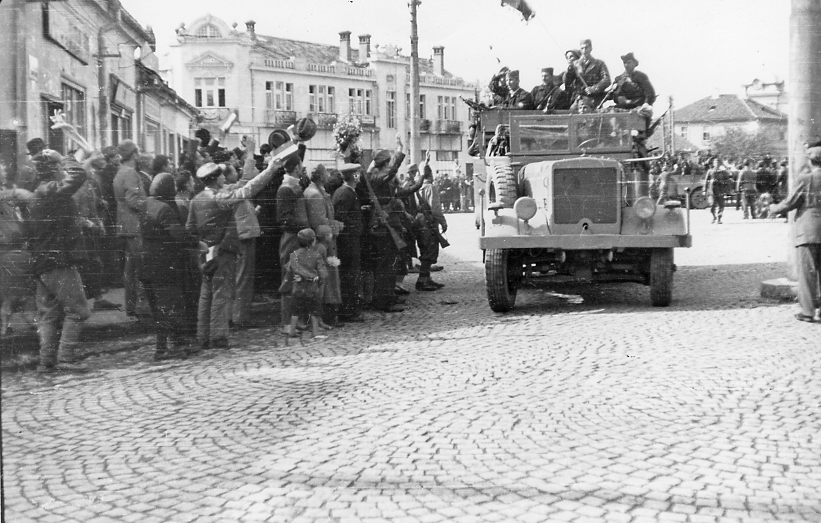 [Слика: 3819887.jpg]