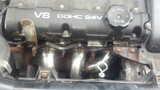 engine oil leak from head gasket